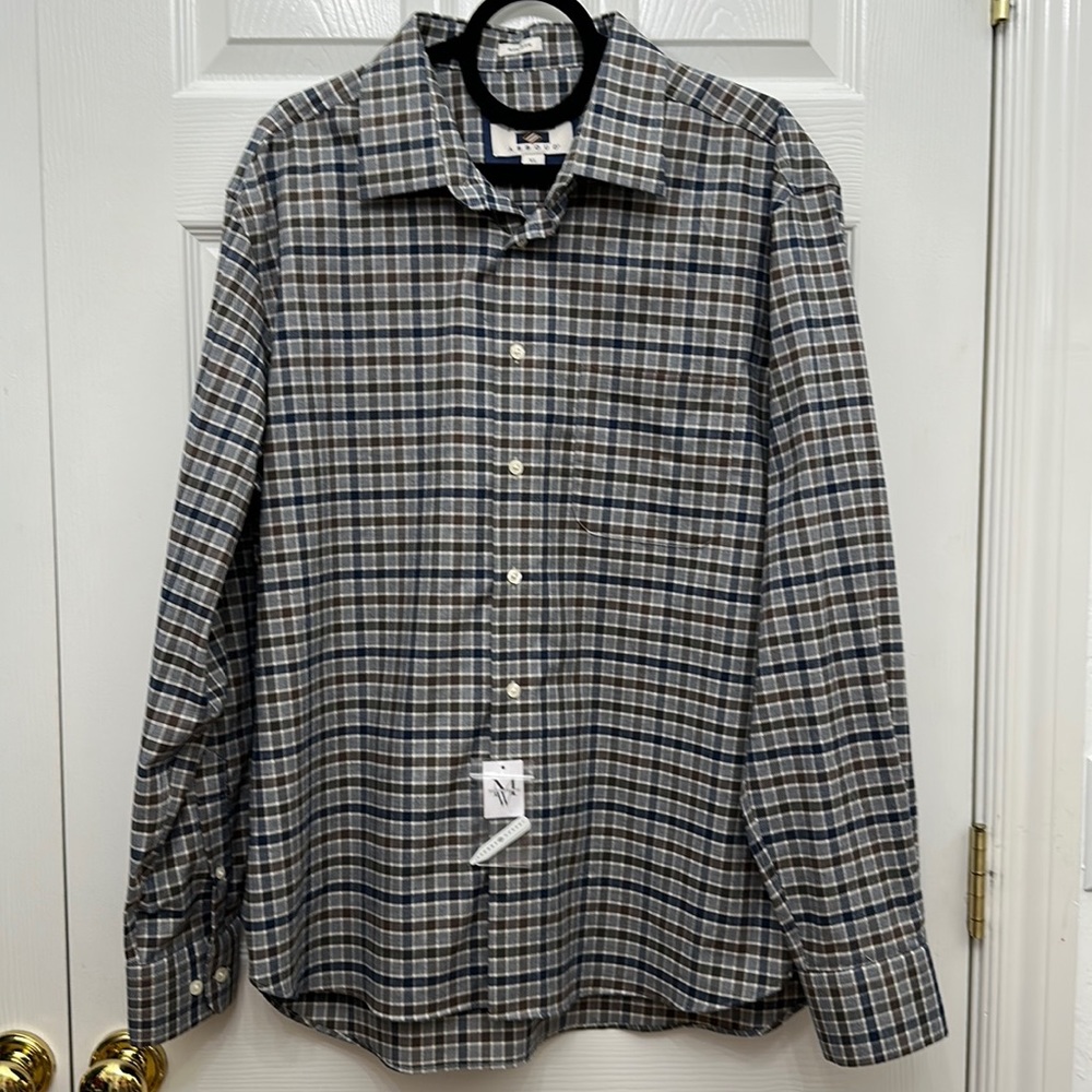 Joseph Abboud Modern Fit 100% Cotton Spread Collar Sport Button Down Shirt